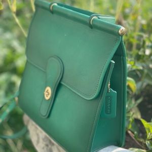 BEAUTIFUL Lightly Loved Coach Willis Top Handle
